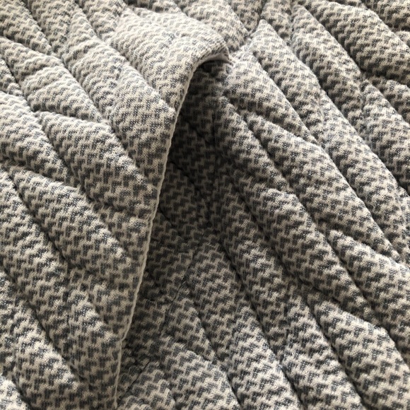 NEW with tags Gapfit hoodie - Picture 3 of 9